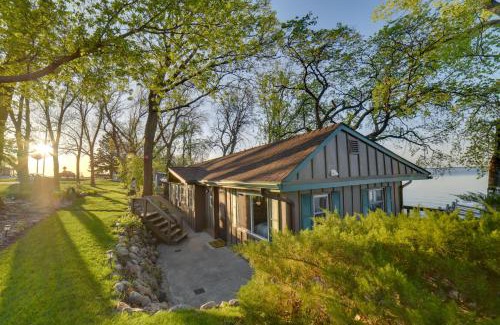 Arlington House | Dreamy Lake Poinsett Cabin with Deck, Dock and Views!