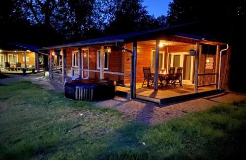 Erm Apartment | Drentse Sleutels 6 persoons huisje met jacuzzi