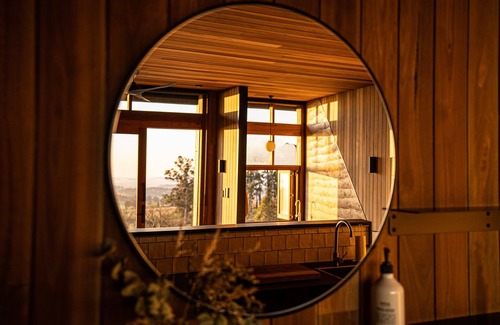 Canobolas Apartment | Drifter Studio @ Basalt - Award Winning One-Bedroom Studio with Stunning Views