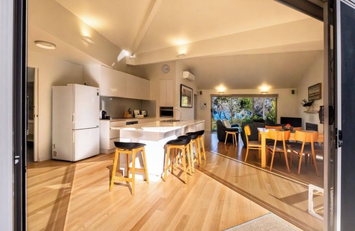 Coles Bay House | Driftwood at Freycinet - Freycinet Holiday Houses