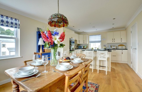 Amroth House | Driftwood - Five Bedroom House, Sleeps 10