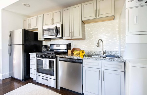 Emory Village Apartment | Druid Delight by Minty Living