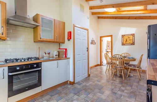 Letterfearn Cottage | DRUIDAIG COTTAGE, pet friendly, with open fire in Letterfearn