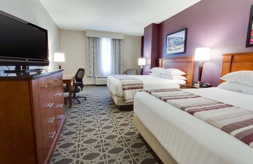 Franklin Hotel | Drury Inn & Suites Middletown Franklin