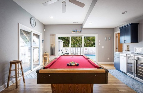Sea Acres House | Duck Location! Volleyball, Pool, Game Room & More