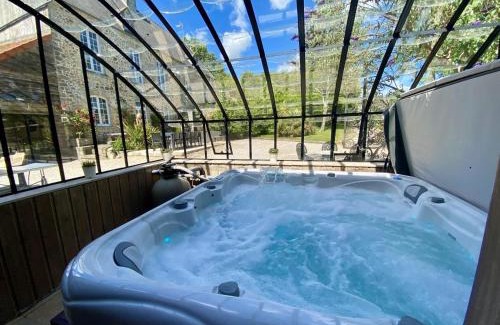 Tamerville Villa | Duckerie 55 pers 5 Gîtes jacuzzi, 15min Mer