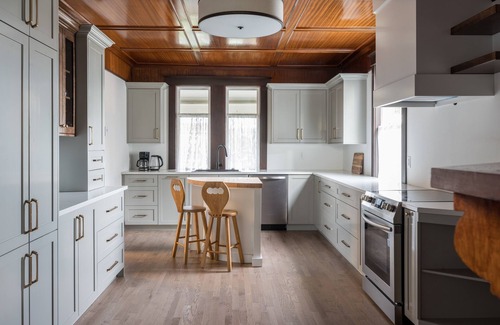 Terra Nova House | Duff Heritage House-4 bedrooms, sleeps 10!