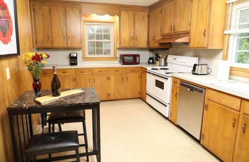Durham House | Duke Forest Gem! 3BR, sleeps 7