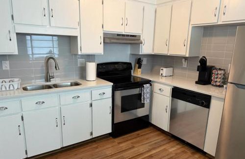Charlotte House | DukeHaven near Northlake, Uptown, Route to Airport
