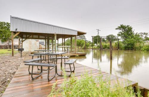 Theriot House | Dularge Copper Landing - Steps to Falgout Marina