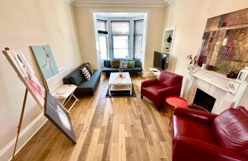Dumbarton Apartment | Dumbarton cosy home, Loch Lomond