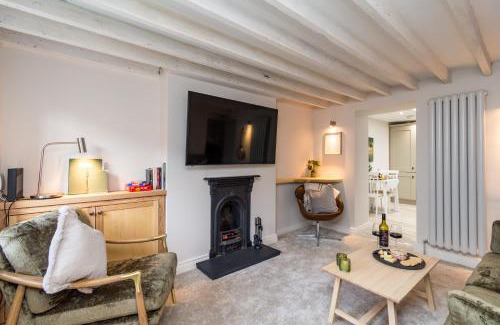 Hillsborough House | Duncan's Cottage at Royal Hillsborough