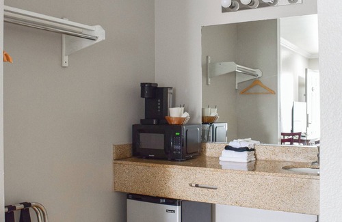 Oceano Hotel | Dune Surfer Inn