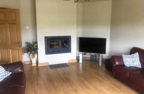 Dungannon House | Dungannon 2 Bed Bungalow - Sleeps 5 - Pet Friendly