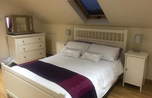Dungannon House | Dungannon 2 Bed Bungalow - Sleeps 5 - Pet Friendly