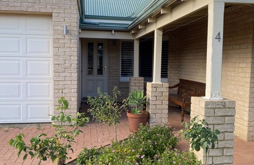 Quindalup House | Dunsborough - bring your pooch - check out our midweek special