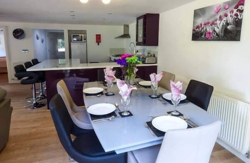Frodsham Cottage | DUNSDALE LODGE, family friendly, luxury holiday cottage in Frodsham