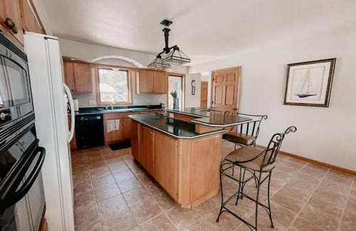 Upper Peninsula Michigan House | Dunwandrin Lakefront Property in Marquette