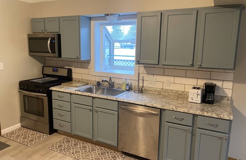 Wyandotte House | Duplex Apartment Walking Distance to Downtown Wyandotte