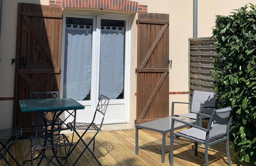 Ardon House | Duplex cottage with terrace near golf and Orléans