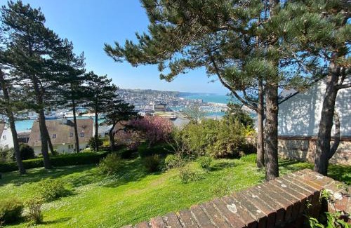 Fecamp Apartment | Duplex in Fécamp with Harbor Views