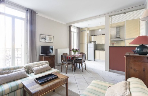 Pezenas Apartment | Duplex in town house