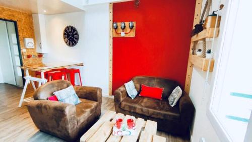 Saint-Serge Apartment | Duplex industriel - Centre ville Parking privé WIFI