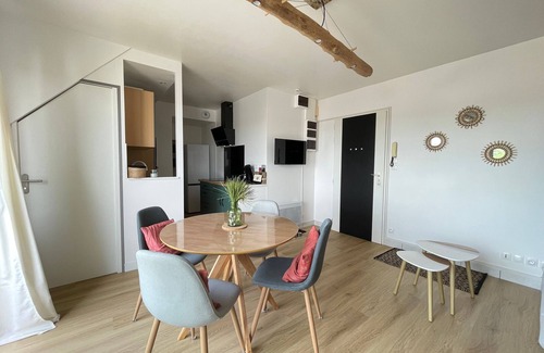 Saint-Brevin-l'Ocean Apartment | Duplex lumineux près de la plage, centre Saint-Brevin-les-Pins, 2 pièces, parking et balcon sans vis-à-vis