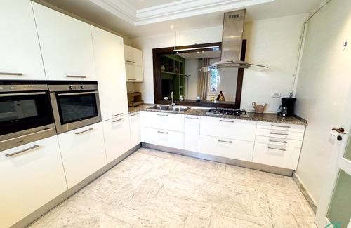 Gammarth Apartment | Duplex luxueux hammam et vue mer :Golden tulip