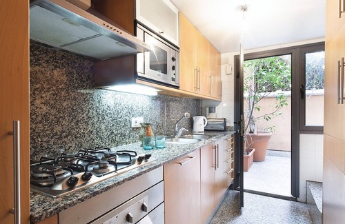 El Putget i Farro Apartment | Duplex near the Park Güell 4 habit - 8 pax with access to pool WiFi Free