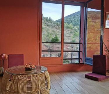 Salasc House | Duplex Orange Oasis