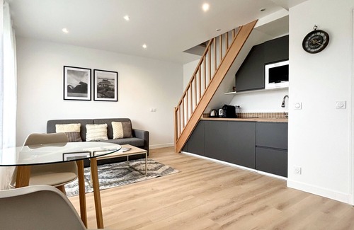 Antony Apartment | Duplex Three House | RER B 1 min | Netflix