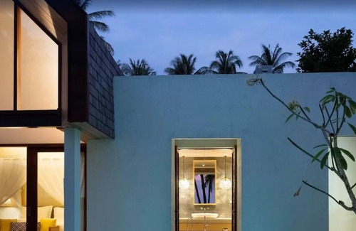 Pemenang Villa | Duplex Villa with Private Pool and Beach Access 11