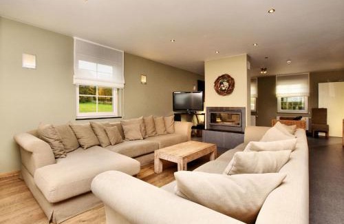 Ozo Villa | Durbuy Luxe Villa with Pool