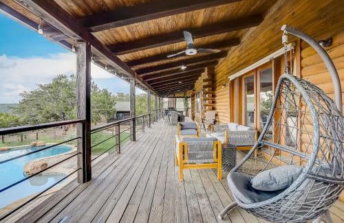 Travis Settlement House | Dusty's Hill Country Cabin