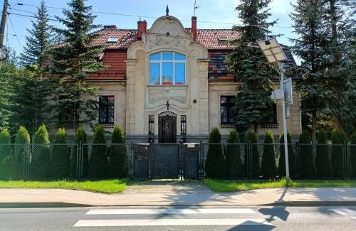 Jelenia Gora Bed & Breakfast | Dworek pod świerkami