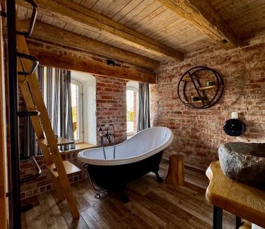 Osie House | Dworzec Tleń