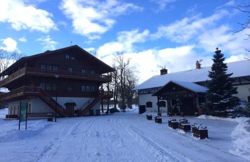 Szczawno-Zdroj Resort | Dworzysko