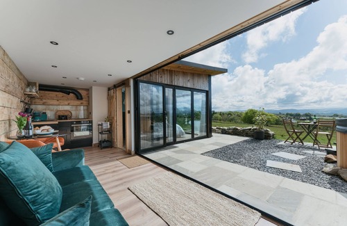 Bethania Cabin | Dyffryn Ceri - luxury converted shipping container