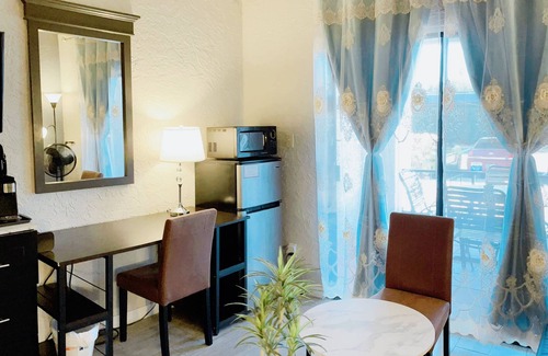 Scottsdale Condo | E. Central Scottsdale Suite Close to Top Attractions