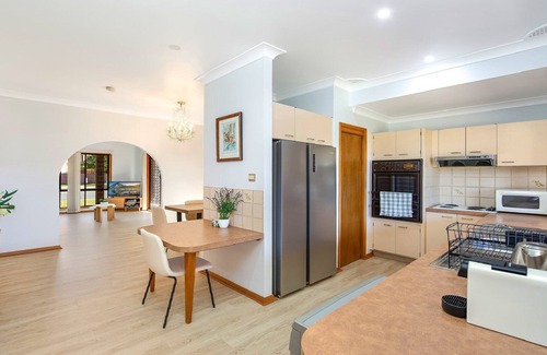 Blue Bay House | 'E RETREAT by the Bay' by Accom Holidays