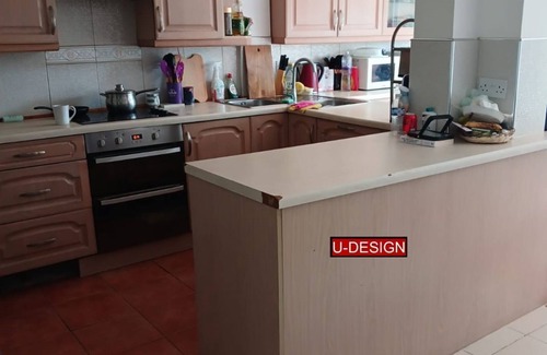 Highams Park House | E4 Large Room with Private Bathroom