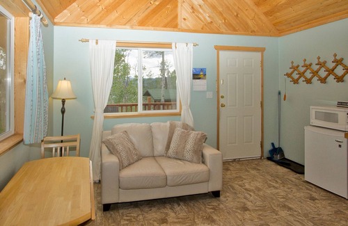 Tatla Lake Cabin | Eagle Bear Lodge