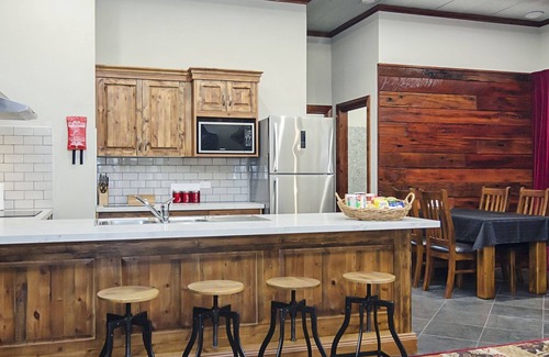Gawler Bed & Breakfast | Eagle Foundry Bed & Breakfast (Thomson Suite only)