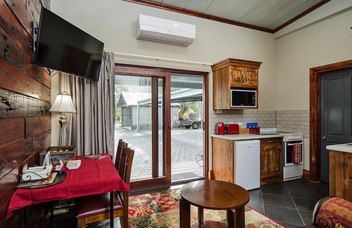 Gawler Bed & Breakfast | Eagle Foundry Bed & Breakfast