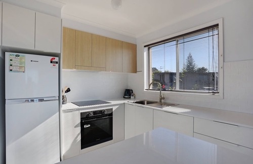 Eden Villa | Eagle Heights: Balcony Unit (Unit 5)