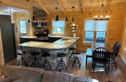 Wardensville Cabin | Eagle Roost