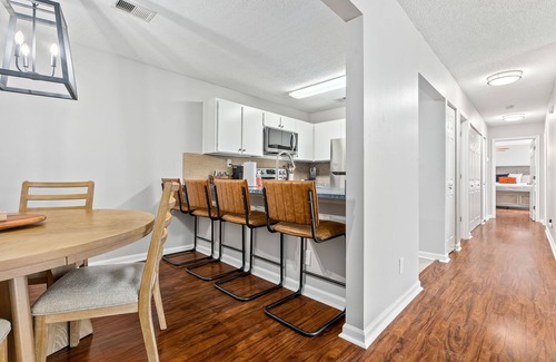 Cary Woods Condo | Eagle's Escape ~ Cozy 2-Bedroom Condo in Welcoming Auburn