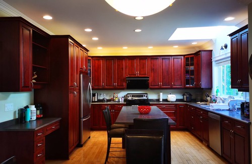 Saanich House | Eagle's House, Room #1