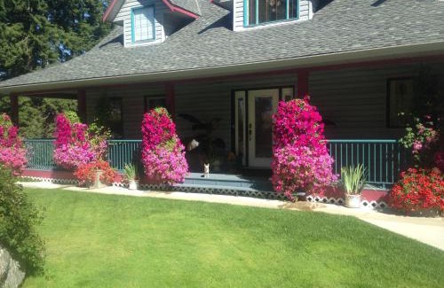 Central Okanagan Bed & Breakfast | Eagle's Nest B&B